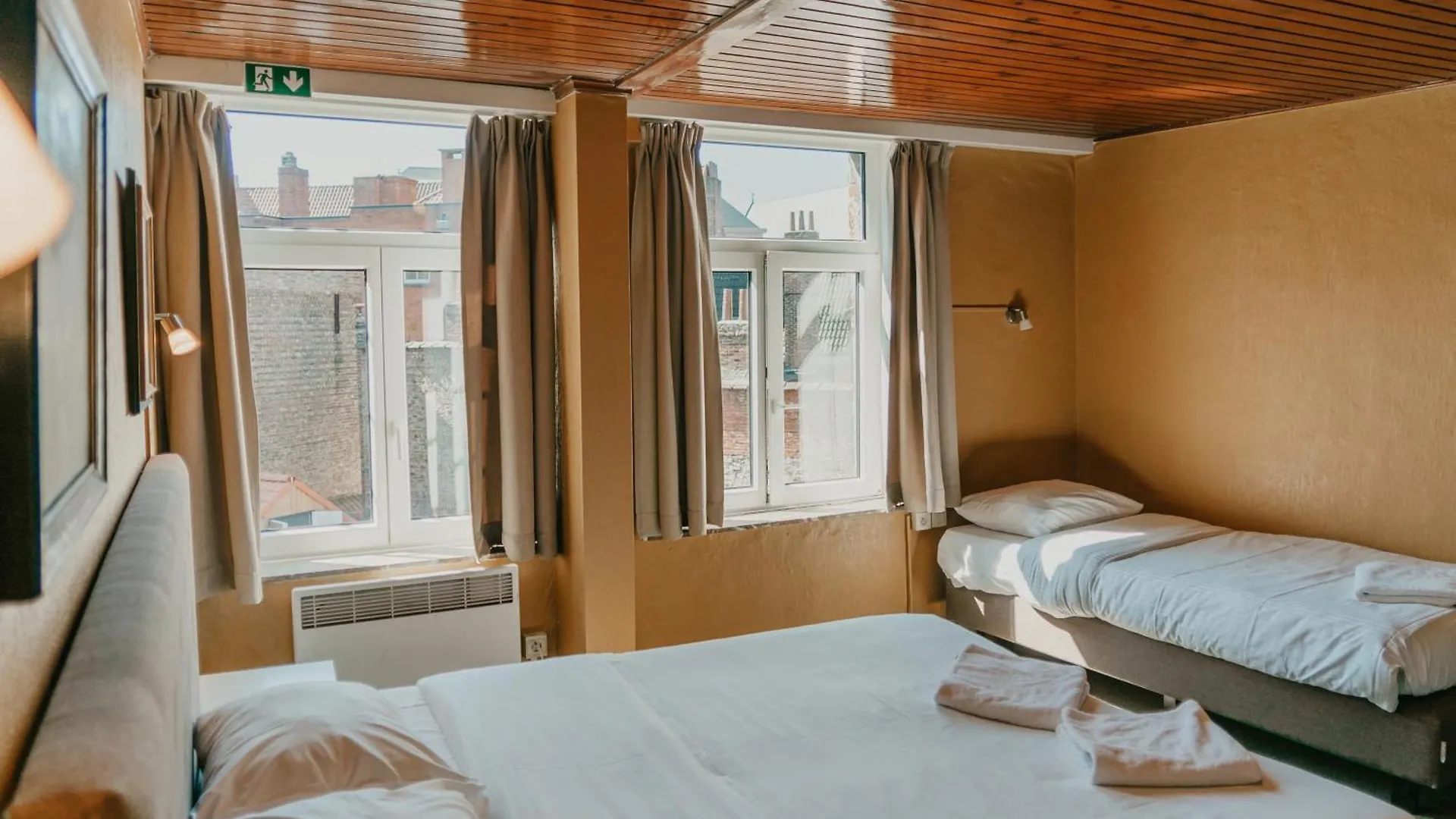 **  Hotel Cavalier Brujas Bélgica