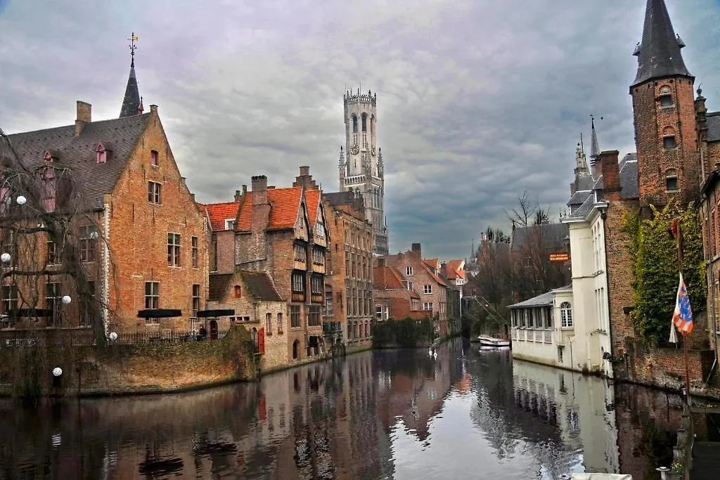 **  Hotel Cavalier Brujas Bélgica