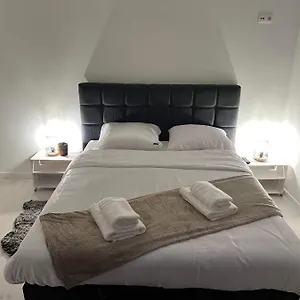 Appartement Prachtige In Centrum Met Badkamer !